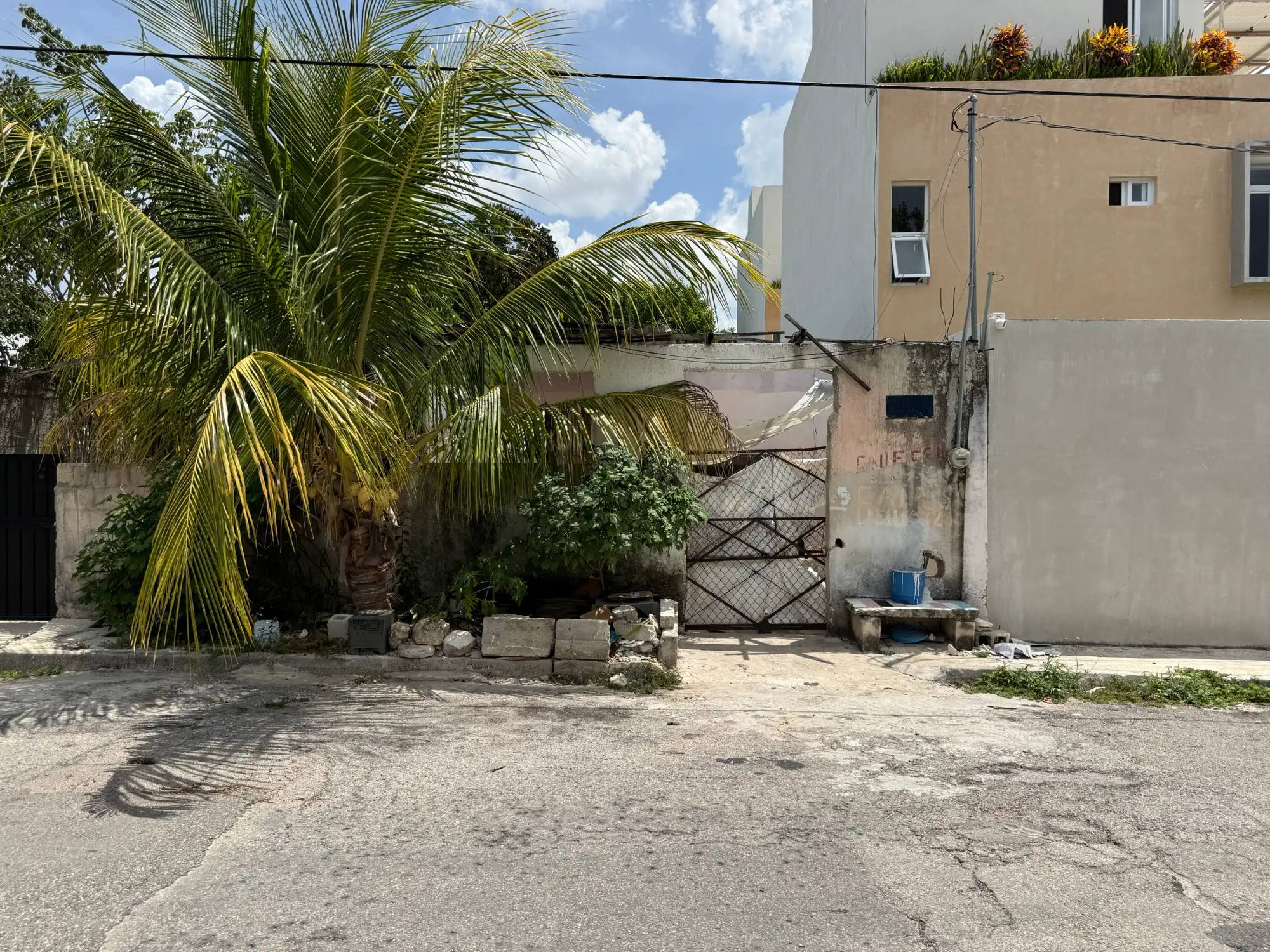 Foto principal: Terreno en Díaz Ordaz, Mérida · 223 m² con construcción para remodelar