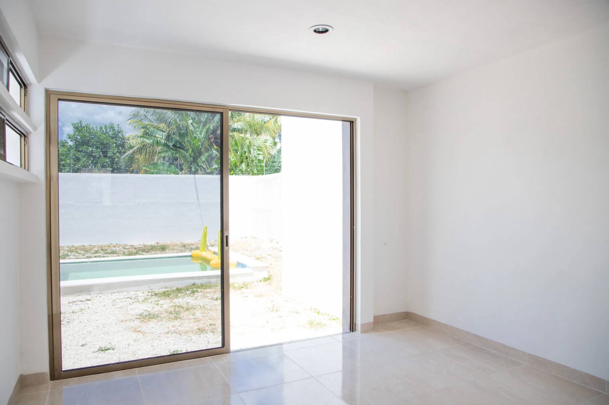 Foto 12 de 22: Casa nueva en Privada Avenida Conkal · Entrega inmediata