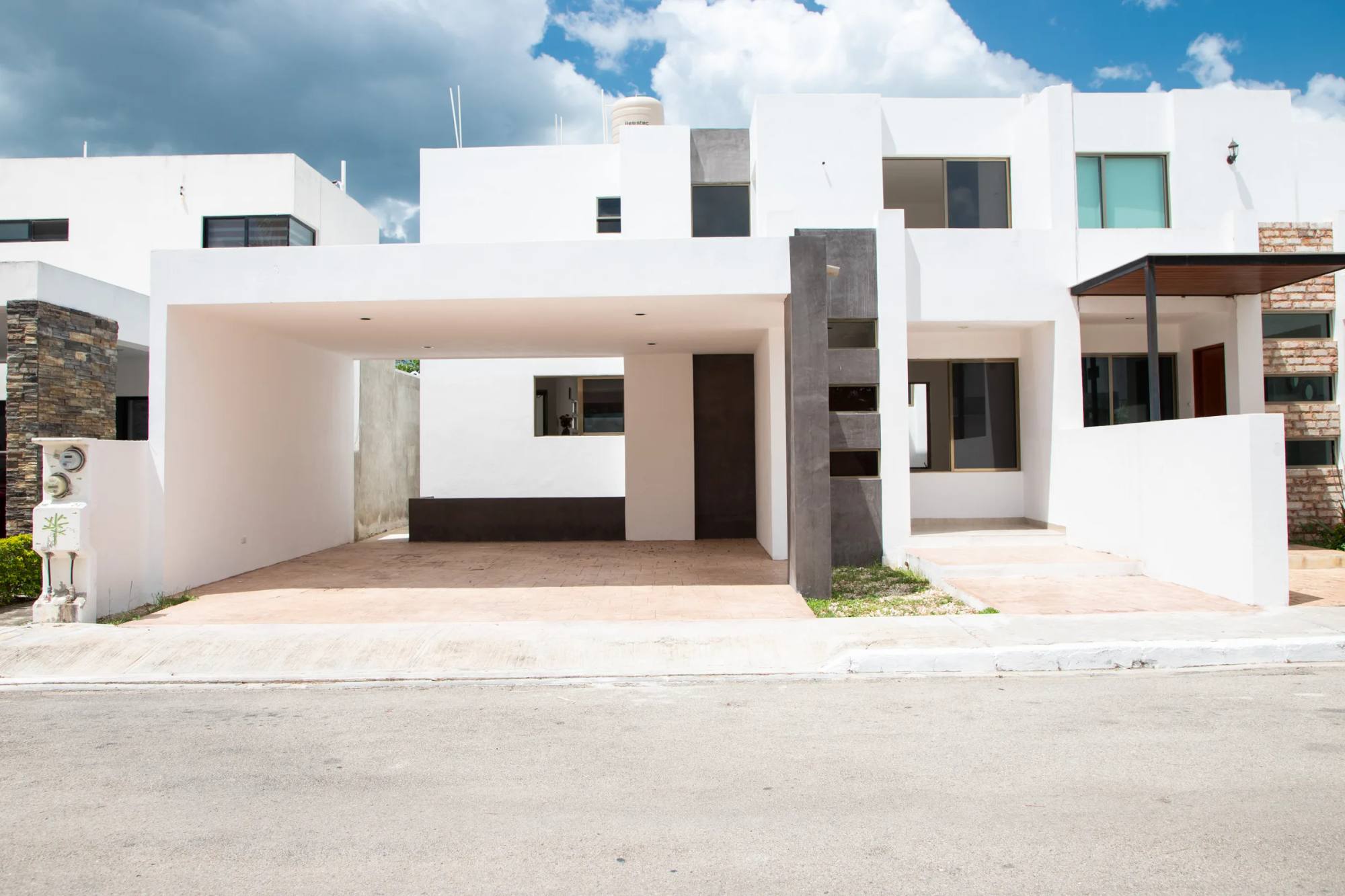 Foto 1 de 22: Casa nueva en Privada Avenida Conkal · Entrega inmediata